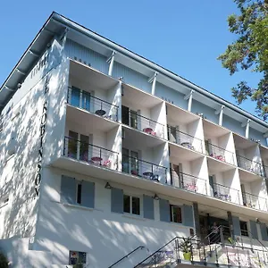 Robinson 3*, Auch Frankrijk